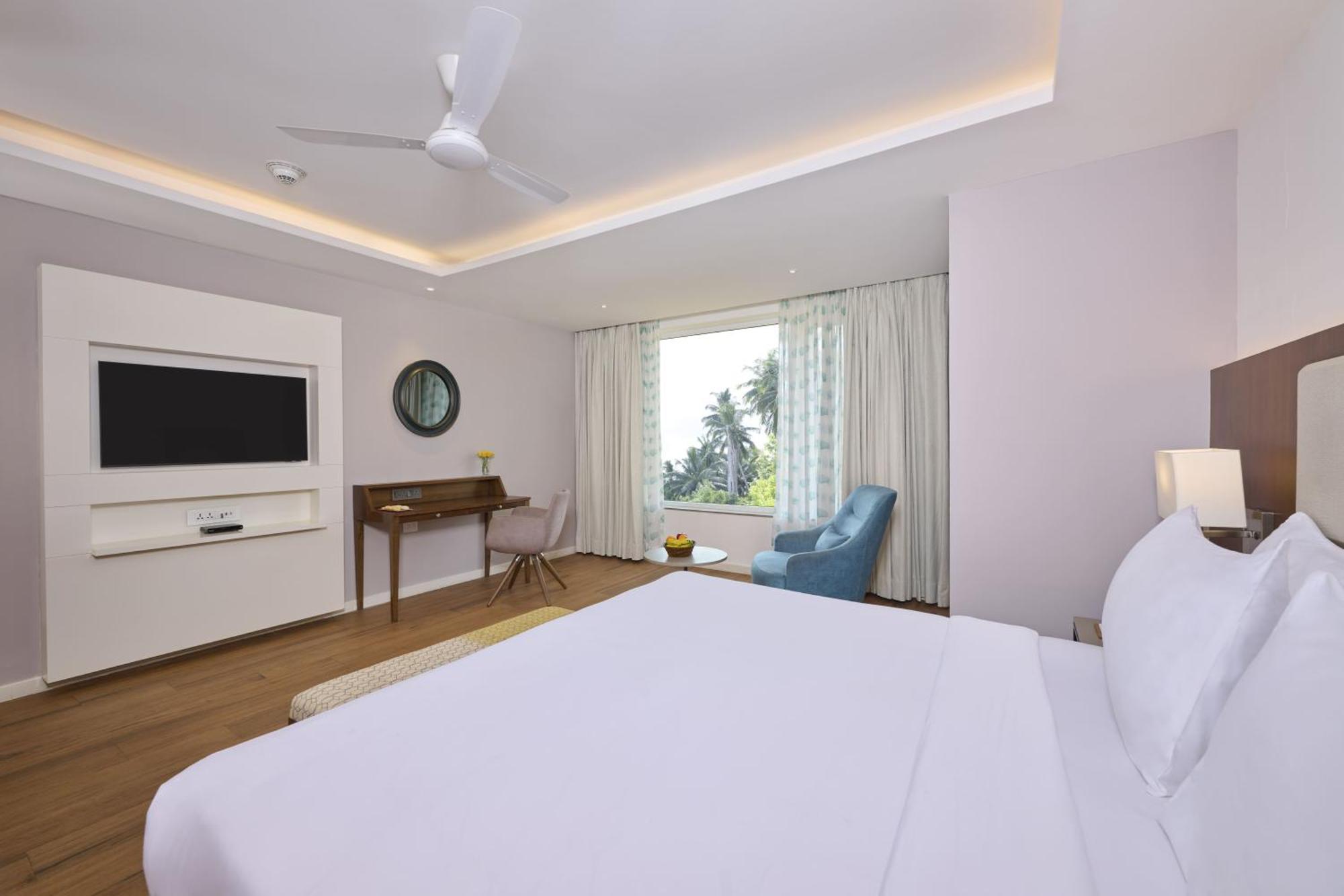 Hotel Golden Tulip Goa 4*
